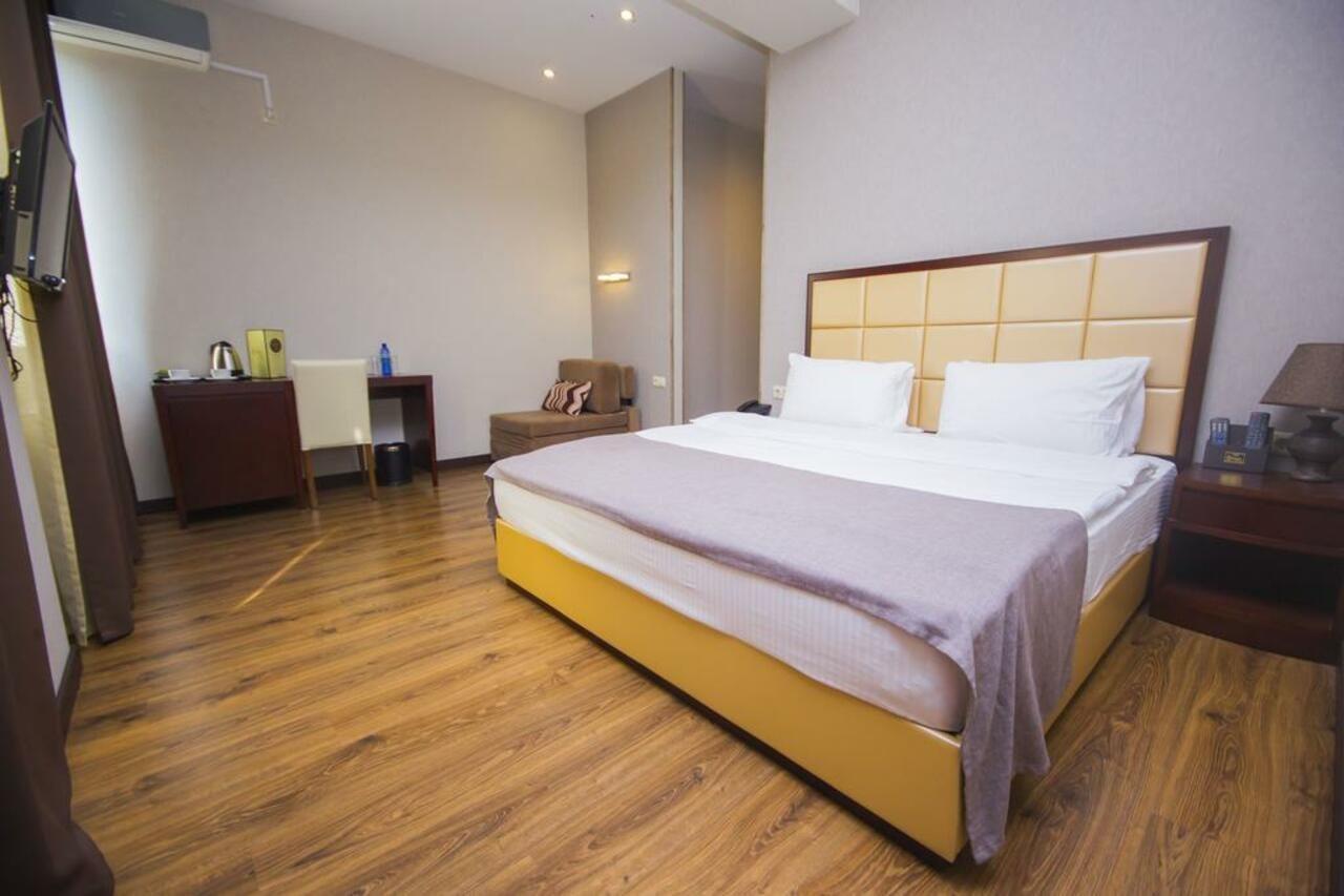 Hotel Orion Old Town Тбилиси Екстериор снимка