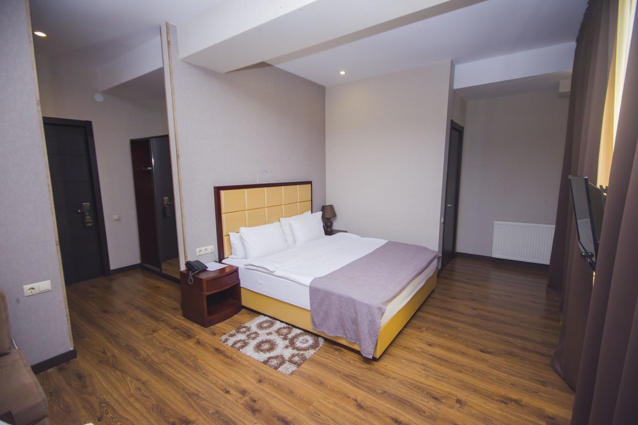 Hotel Orion Old Town Тбилиси Екстериор снимка
