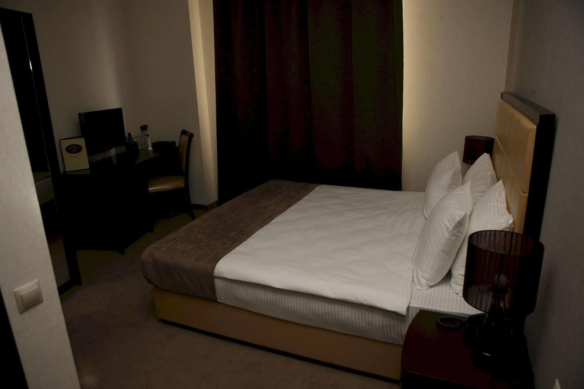 Hotel Orion Old Town Тбилиси Екстериор снимка