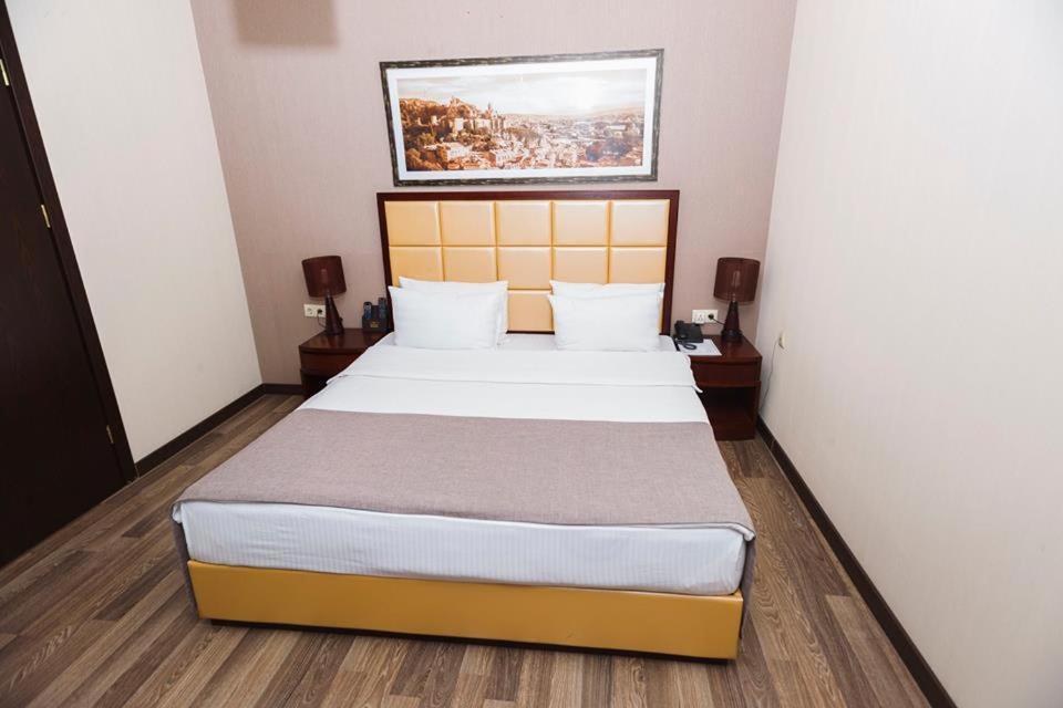 Hotel Orion Old Town Тбилиси Екстериор снимка